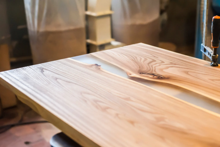 Solid Wood Furniture Inspection: Monitoring Wood Moisture and Checking Mortise & Tenon Stability.